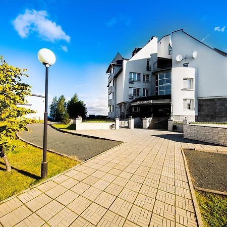 Onega Castle Hotel Petrozavodsk Exterior photo