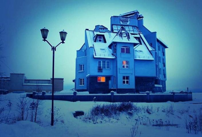 Onega Castle Hotel Petrozavodsk Exterior photo