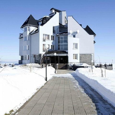 Onega Castle Hotel Petrozavodsk Exterior photo