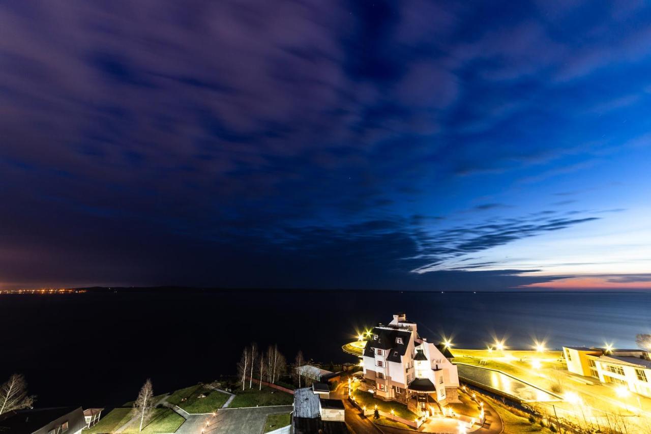 Onega Castle Hotel Petrozavodsk Exterior photo